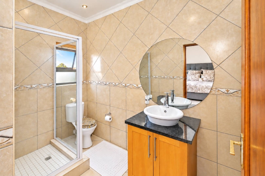 5 Bedroom Property for Sale in Birdwood Estate North West